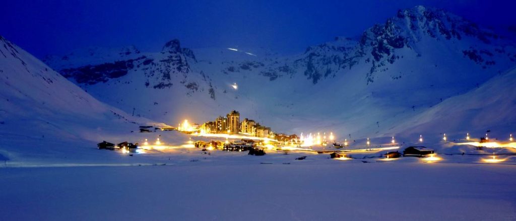 Tignes la nuit en hiver