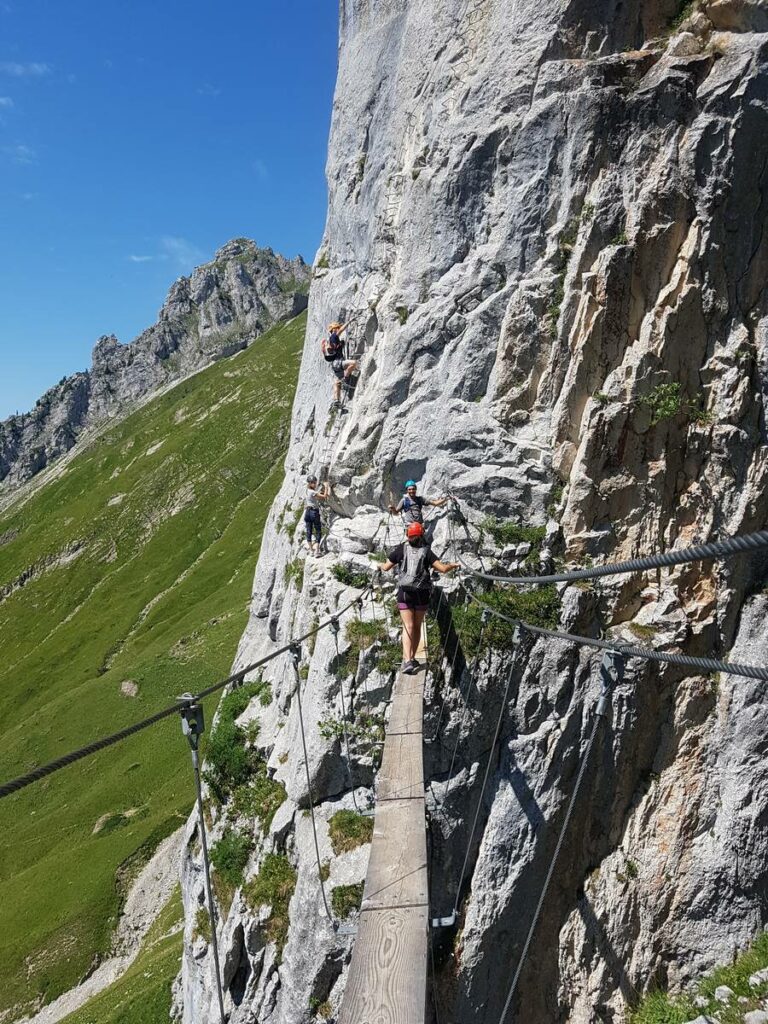 passage vertical via ferrata du jalouvre