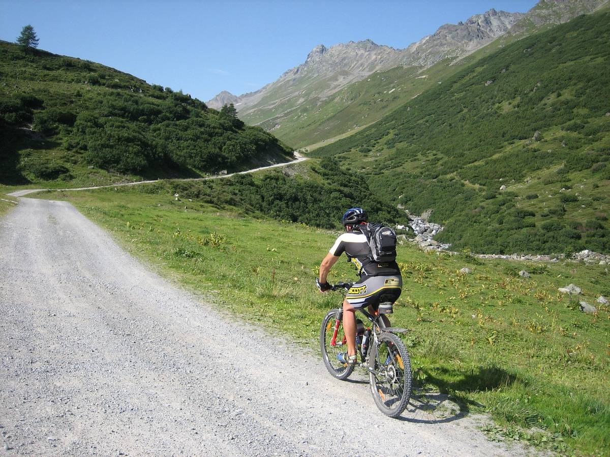 Equipement VTT chemin de montagne