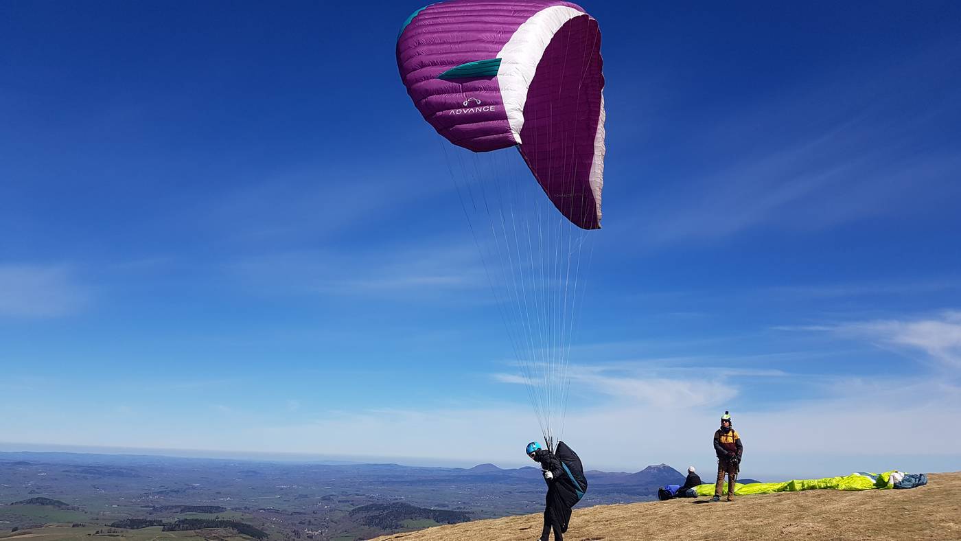 aile de parapente gonflée