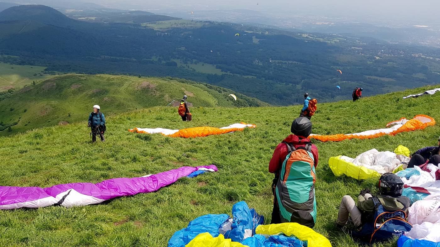 voile de parapente au Puy de Dôme