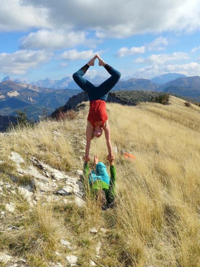 acroyoga main à main