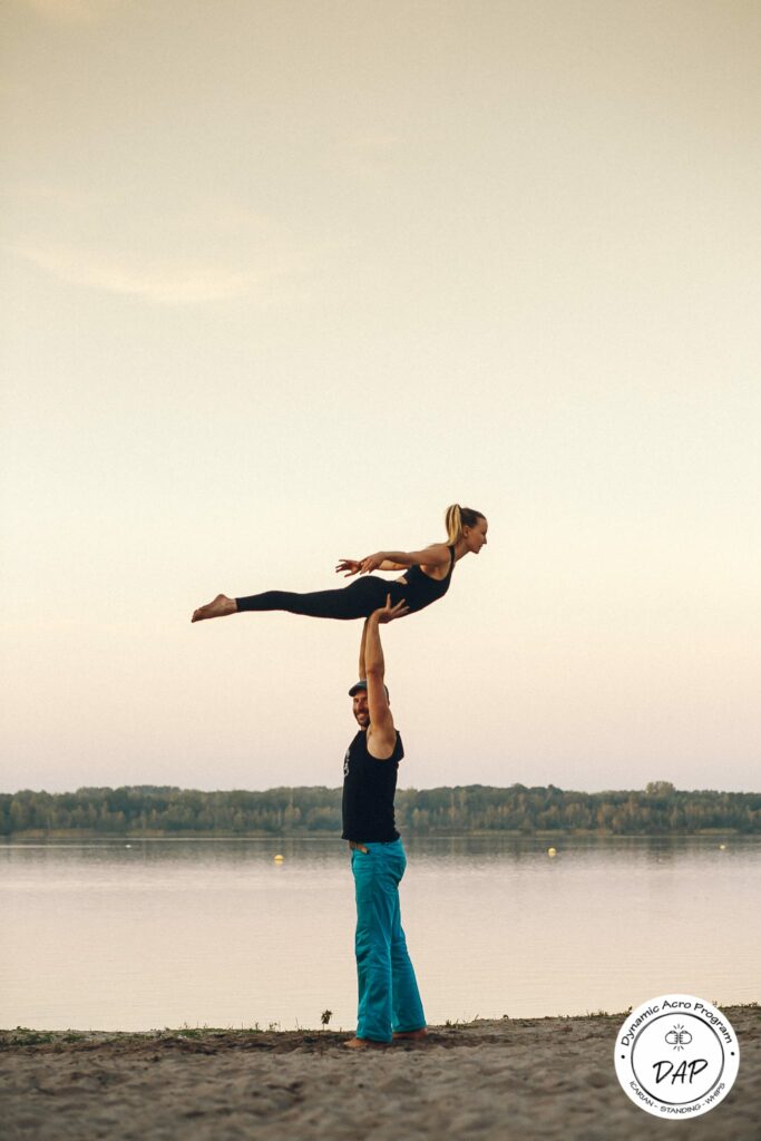 standing acroyoga oliver Neuchâtel