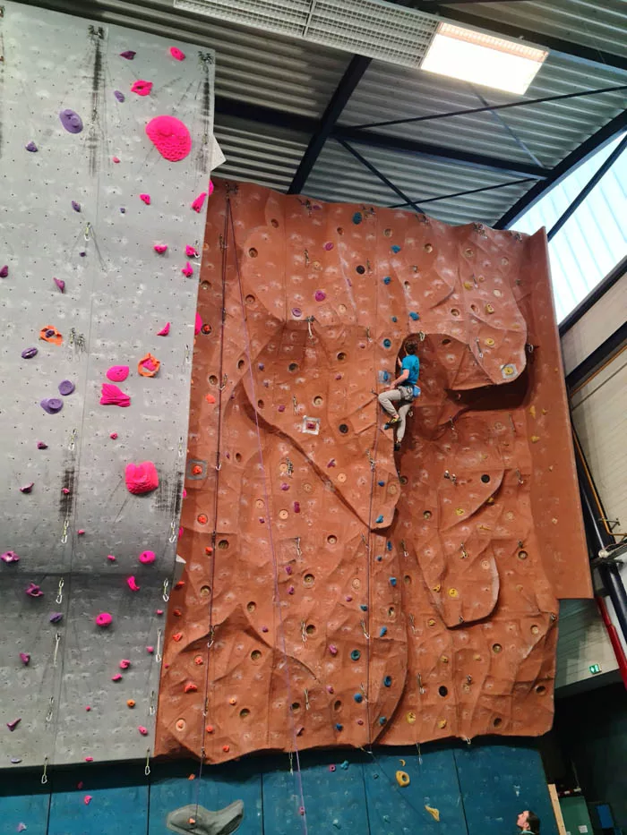 mur escalade Issoire partie droite