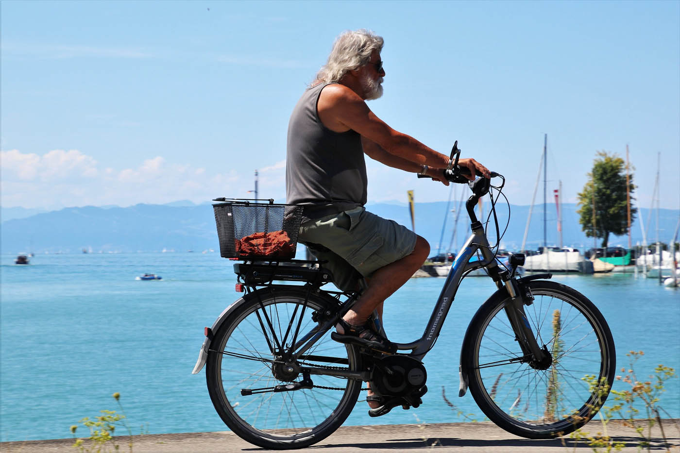 vélo électrique personne âgée