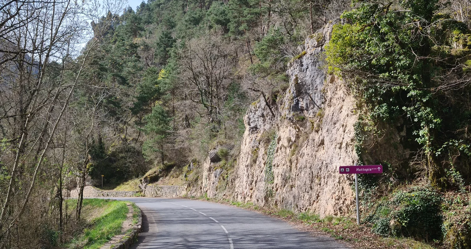 panneau accès sentier roc aiguille