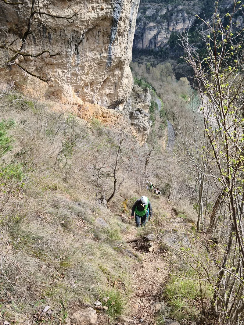 sentier d'accès roc aiguille