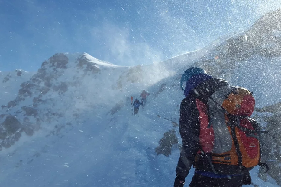 s'équiper pour une randonnée en montagne