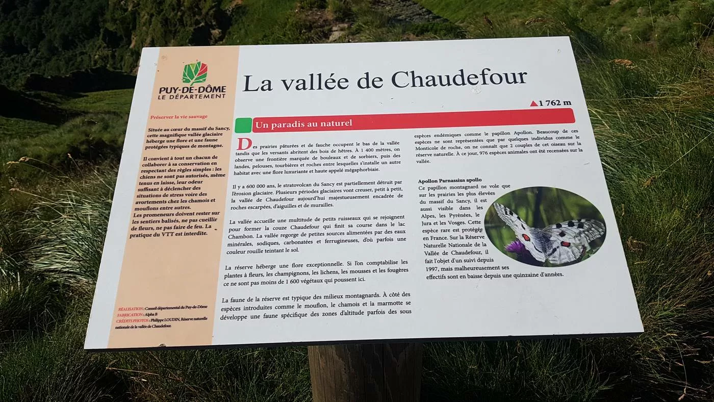 description vallée de chaudefour par le département puy de dôme