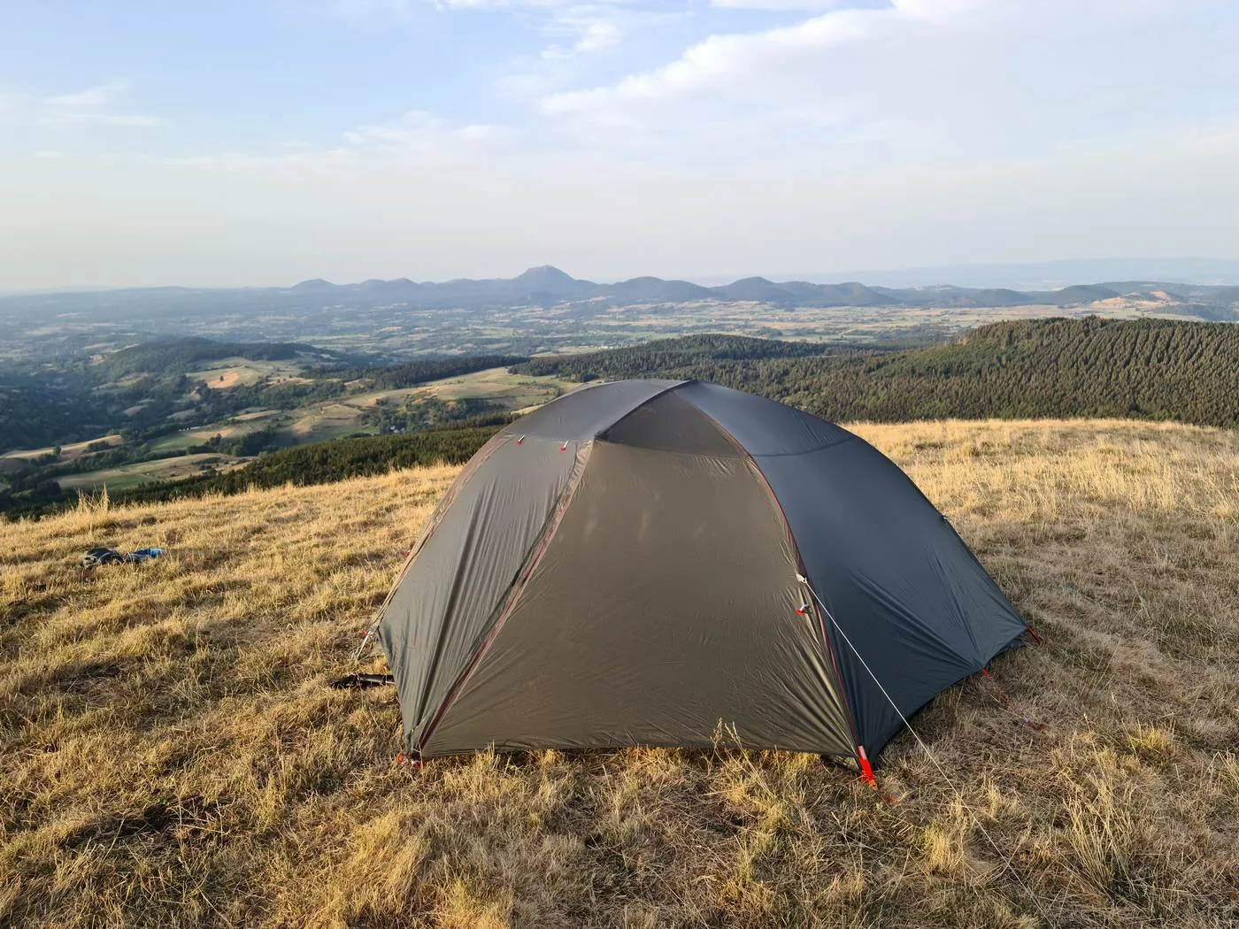 bivouac dans le Sancy par grand vent