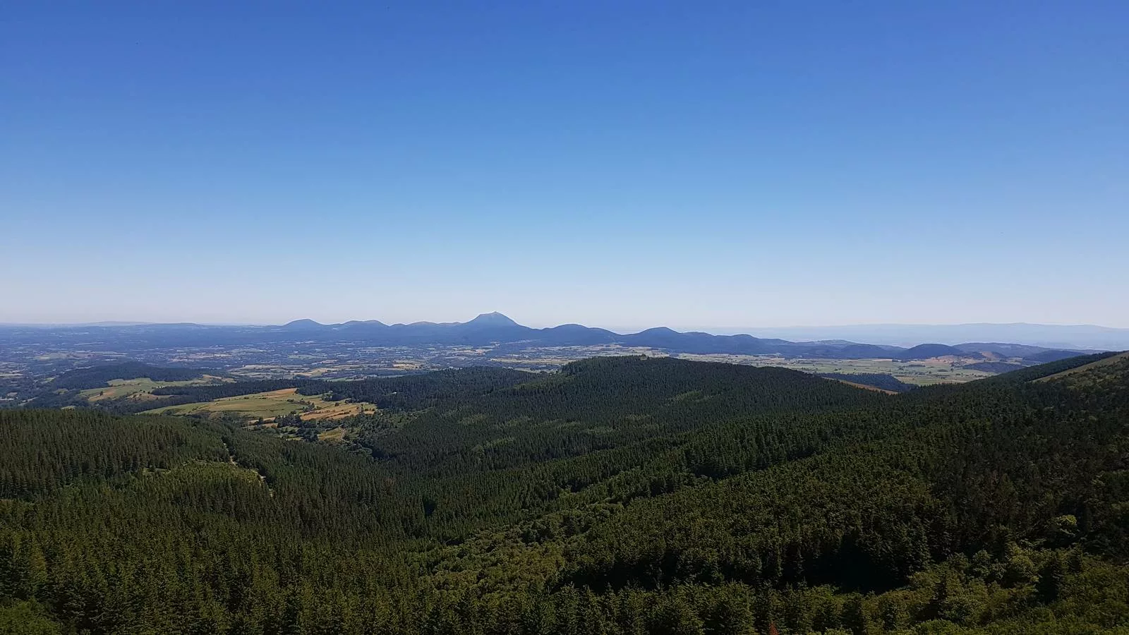 vue sur la chaine des puys